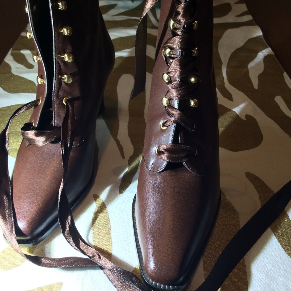 🇪🇸🇪🇸made in Spain leather granny booties 5 1/2  NWOB